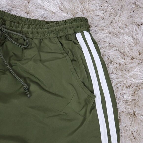 Love Tree Women's Short Shorts Green White stripes - Picture 4 of 6